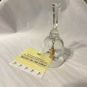 The New England Collector's Society, Mickey On The Town